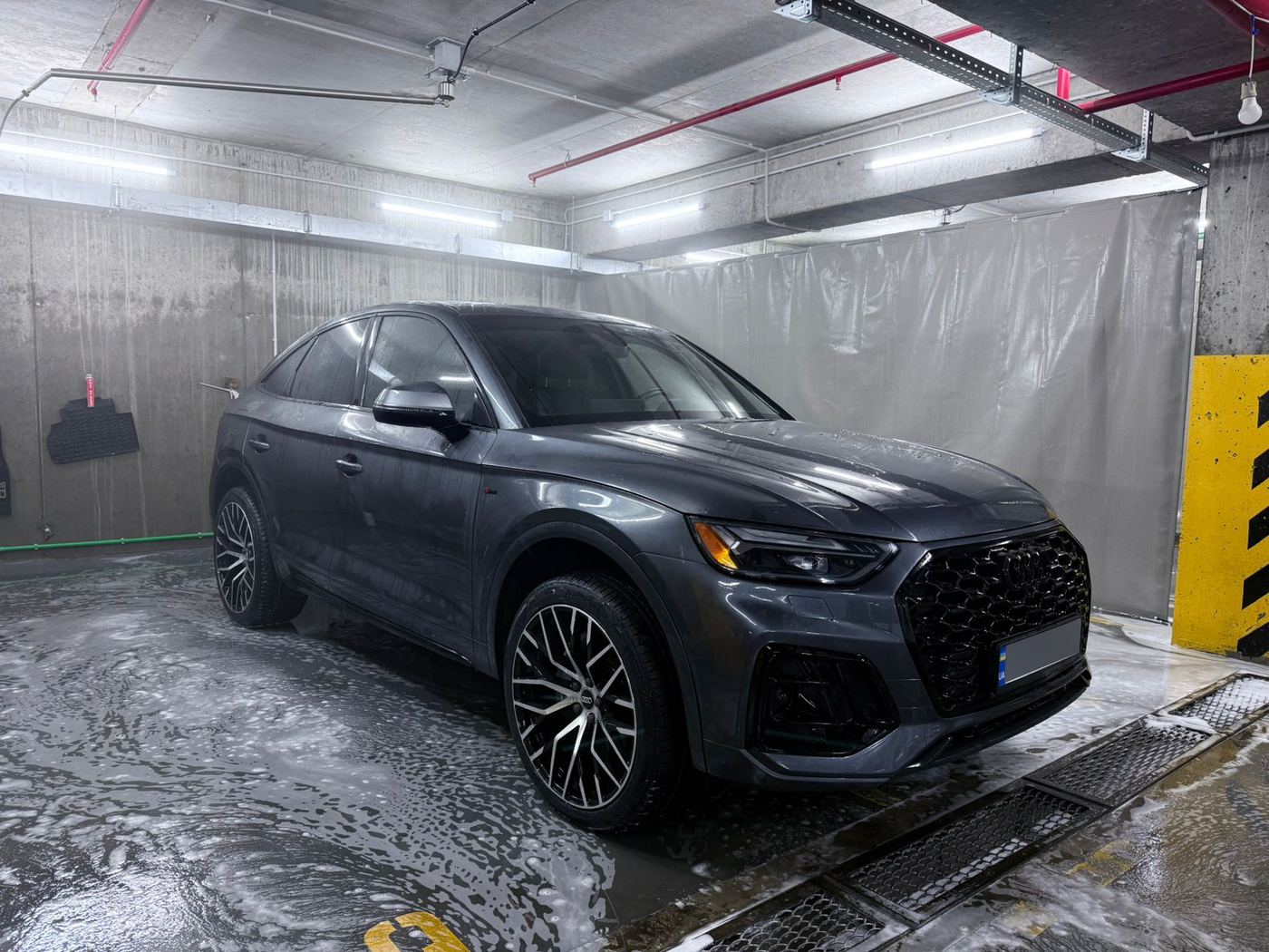 Чистий Audi після повної мийки TCD Auto Center